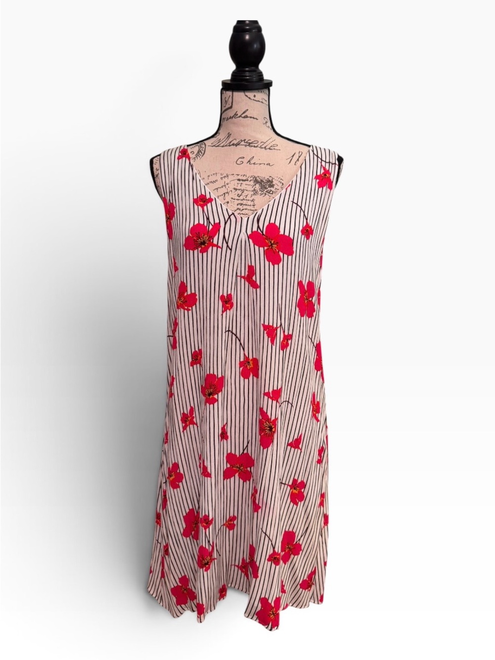 Sleeveless V-Neck Floral Dress in Pink, Black and White